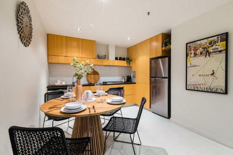 Auguste 2 BDR Melbourne Apartment - Accommodation Sunshine Coast 4