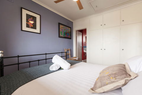 ELEANOR, 1BDR Fitzroy North Apartment - Accommodation Sunshine Coast 0