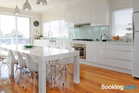 Allure - Accommodation Sunshine Coast 7