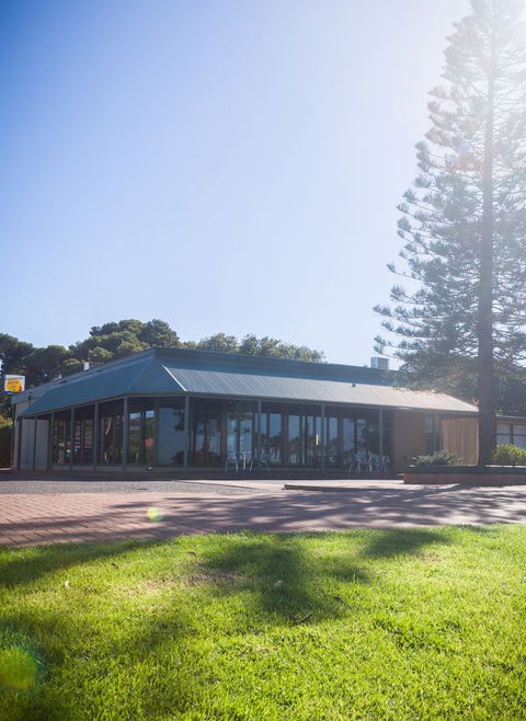 Foreshore Motor Inn - Accommodation Sunshine Coast 4