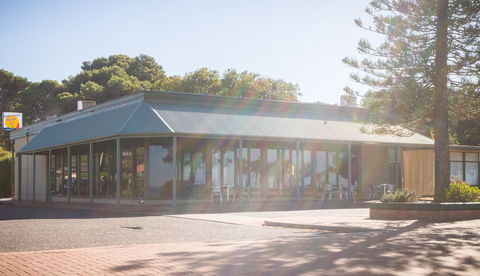 Foreshore Motor Inn - Accommodation Sunshine Coast 3