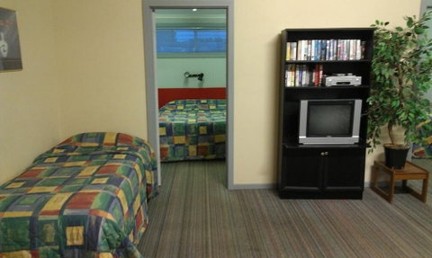 Avalon Motel - Accommodation Sunshine Coast 5