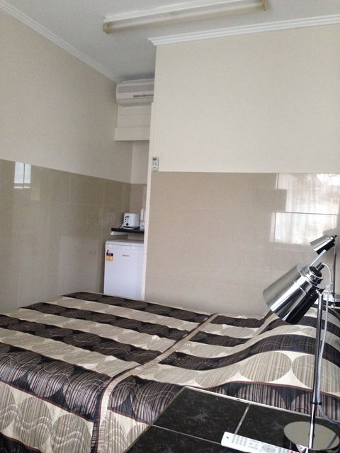 Avalon Motel - Accommodation Sunshine Coast 4