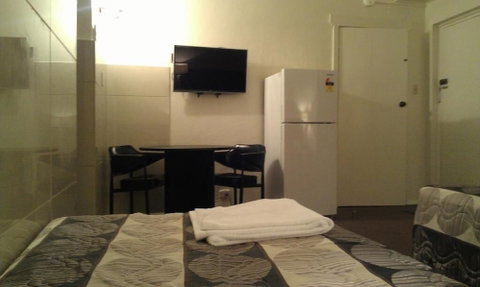 Avalon Motel - Accommodation Sunshine Coast 2