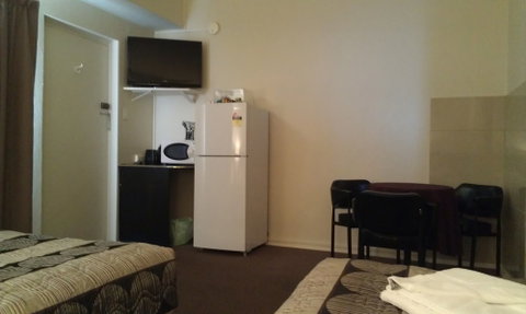 Avalon Motel - Accommodation Sunshine Coast 1