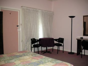 Avalon Motel - Accommodation Sunshine Coast 3