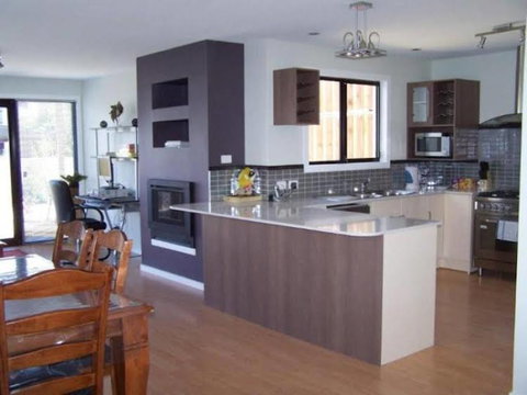 Oakley Place Townhouse - Accommodation Sunshine Coast 0