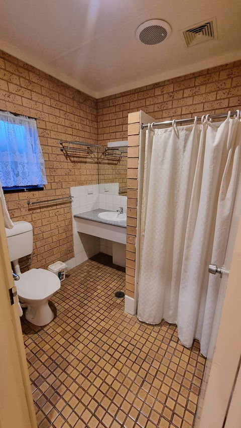 Lone Pine Motel - Corowa - Accommodation Sunshine Coast 4