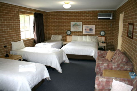 Grand Manor Motor Inn - Queanbeyan - Accommodation Sunshine Coast 5