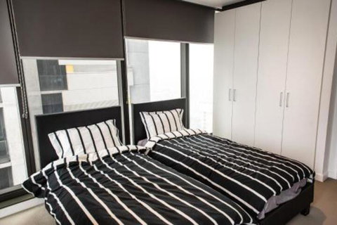 Modern 639 Lonsdale APT - Accommodation Sunshine Coast 0