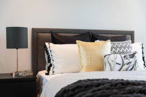 Luxe Bedroom Apt City View Retreat On Elizabeth Street CBD - Accommodation Sunshine Coast 0