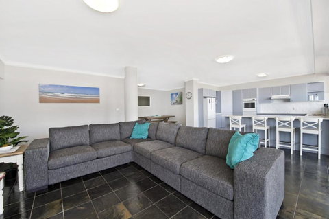 Akuna 20 6 Joffre Street - Accommodation Sunshine Coast 3