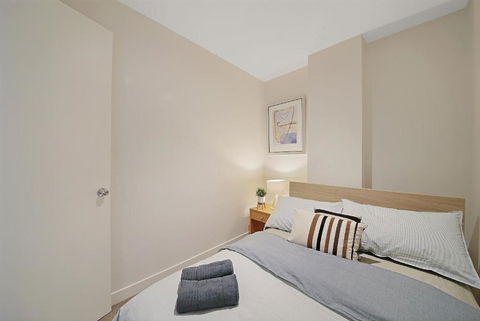 A Comfy & Central 2BR Apt Near Flinders Station - Accommodation Sunshine Coast 6