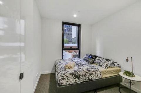 A Modern 2BR Apt 5 Min Walk To Melbourne Central - Accommodation Sunshine Coast 3