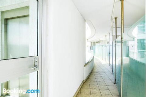 Bayline Beachfront Apartment No 4 - Accommodation Sunshine Coast 1