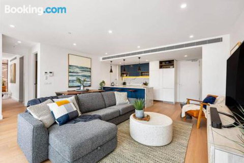 Luxe 101 At Martha Cove Waterfront Luxury On The Marina Walk To Beach - Accommodation Sunshine Coast 0