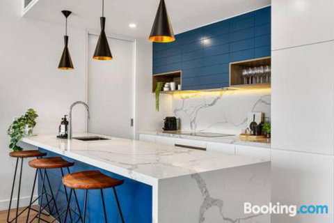 Luxe 101 At Martha Cove Waterfront Luxury On The Marina Walk To Beach - Accommodation Sunshine Coast 6