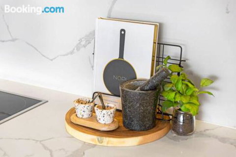 Luxe 101 At Martha Cove Waterfront Luxury On The Marina Walk To Beach - Accommodation Sunshine Coast 4