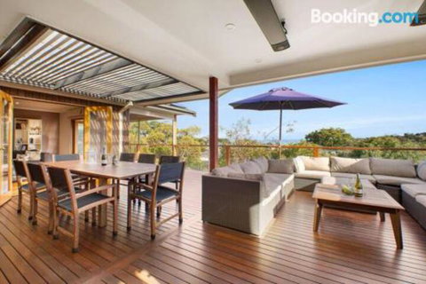 Acqua Vista Water View Fireplace Walk To Beach - Accommodation Sunshine Coast 6
