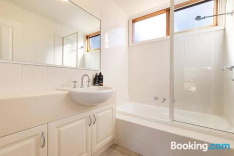 Acqua Vista Water View Fireplace Walk To Beach - Accommodation Sunshine Coast 1