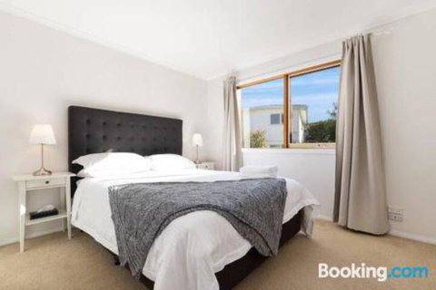Acqua Vista Water View Fireplace Walk To Beach - Accommodation Sunshine Coast 3