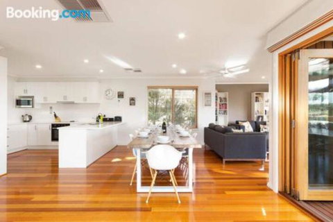 Acqua Vista Water View Fireplace Walk To Beach - Accommodation Sunshine Coast 4