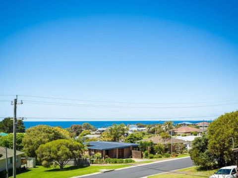 Williams Wonder Large Beach House - Accommodation Sunshine Coast 3