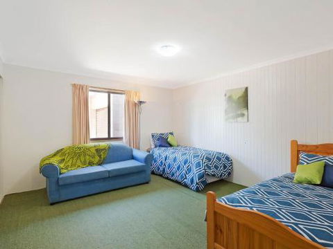 Williams Wonder Large Beach House - Accommodation Sunshine Coast 2