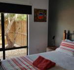 Red Ochre  Large 1BR with Private Courtyard - Accommodation Sunshine Coast