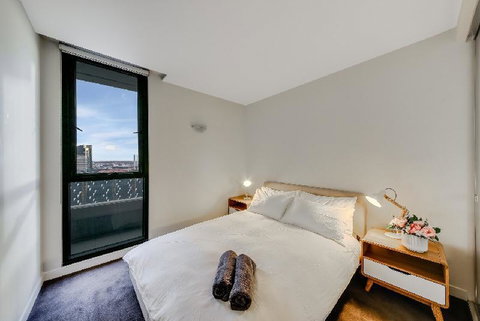 A Modern 2BR CBD Apt City Views FREE Parking - Accommodation Sunshine Coast 6