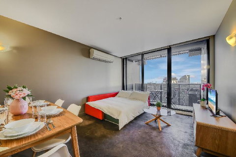A Modern 2BR CBD Apt City Views FREE Parking - Accommodation Sunshine Coast 3