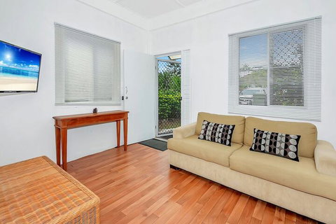 Easy Going Holiday Unit On McKenzie MK6 - Accommodation Sunshine Coast 0
