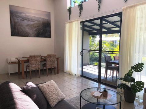 Baden 86 Rainbow Shores Walk To Beach Top Floor Air Conditioned Unit - Accommodation Sunshine Coast 0