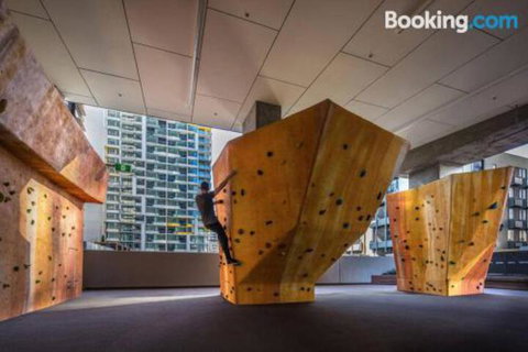 An Exquisite 2BR Apt With Stunning City Views - Accommodation Sunshine Coast 6