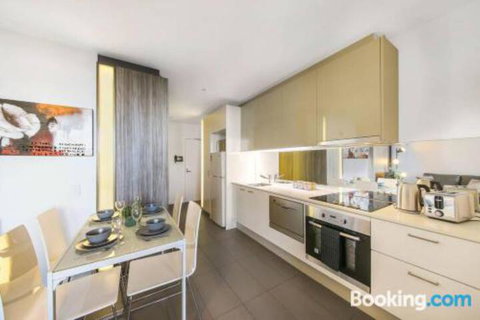 An Exquisite 2BR Apt With Stunning City Views - Accommodation Sunshine Coast 3