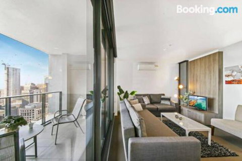 An Exquisite 2BR Apt With Stunning City Views - Accommodation Sunshine Coast 2