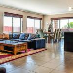 Valencia - Accommodation Sunshine Coast 0