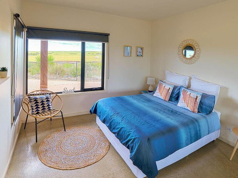 The Islander - Accommodation Sunshine Coast 2
