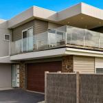 Swan Bay Views - Accommodation Sunshine Coast 0