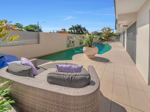 Apartment Near City On Lake 3 - Accommodation Sunshine Coast 2