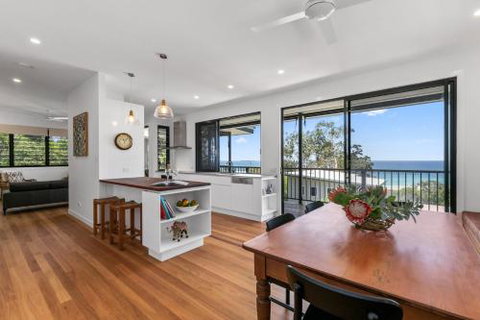 Tramican Street House - Accommodation Sunshine Coast 5