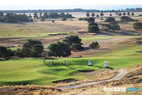 Eagles Nest - Accommodation Sunshine Coast 3