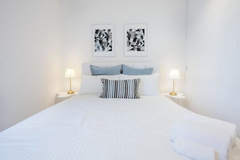 33Cotton CloudLVL48at2BR2BTH AptMel Cenfreetram - Accommodation Sunshine Coast 4
