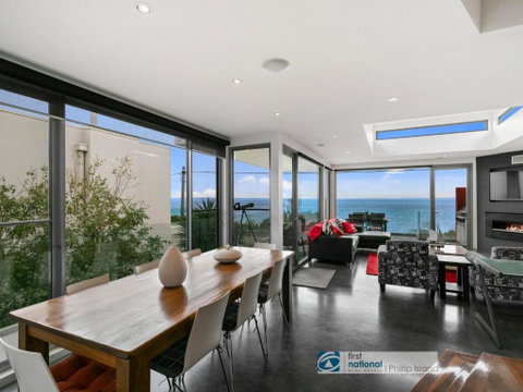 2 At 2 The Esplanade Ventnor - Accommodation Sunshine Coast 5