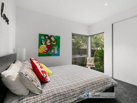 2 At 2 The Esplanade Ventnor - Accommodation Sunshine Coast 1