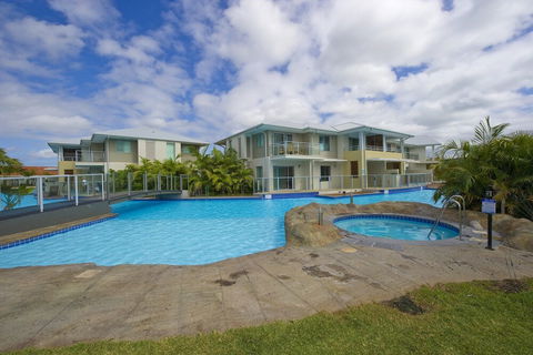 Pacific Blue 505-265 Sandy Point Road - Accommodation Sunshine Coast 4