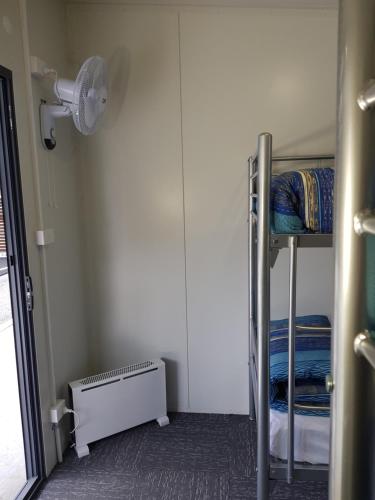 Huon Flash Packers - Accommodation Sunshine Coast 3