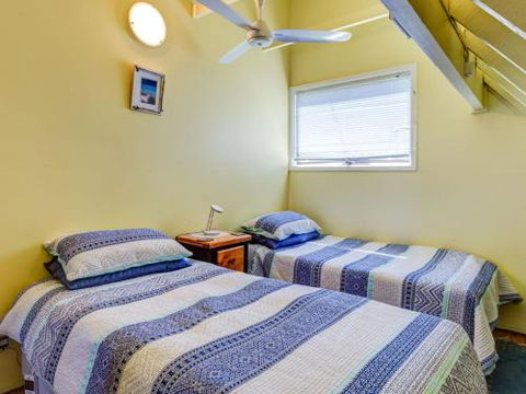 SORRENTO LAKESIDE Sanctuary Point 4pm Check Out Sundays - Accommodation Sunshine Coast 5