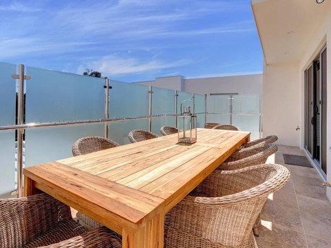 Rosalea By The Bay - Accommodation Sunshine Coast 3