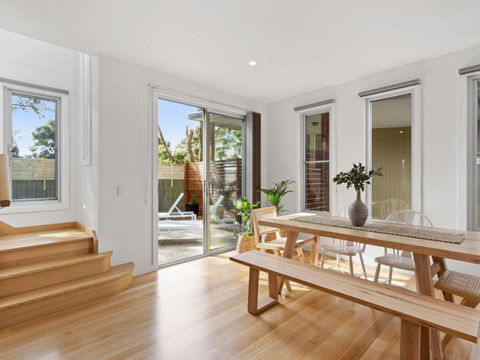 NORMANBY Coastal FREE WIFI & NETFLIX - Accommodation Sunshine Coast 1
